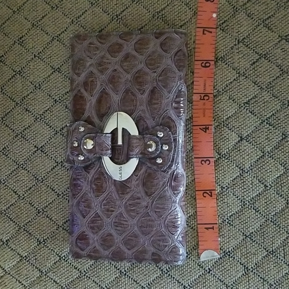 ❣5 for $25 Sale❣Vintage Guess Faux Leather Snakeskin Clutch Wallet - Picture 4 of 9